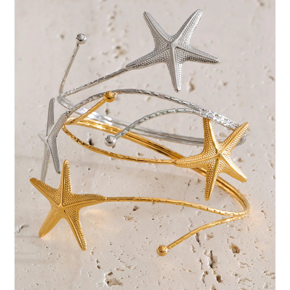 Star bracelet in gold-plated stainless steel.