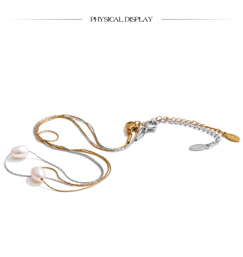 Freshwater pearl geometric necklace in gold-plated stainless steel with freshwater pearl.