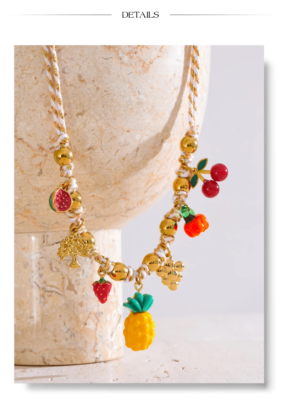 Geometric necklace in gold-plated stainless steel.