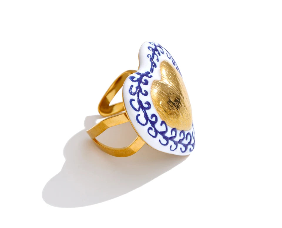 Heart ring in 18K gold-plated stainless steel.