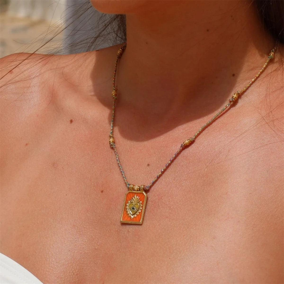 Minimally colored heart tarot card pendant necklace, women's collarbone chain, gold-plated and color preserving