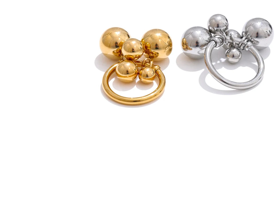 Beaded geometric ring in 18K gold-plated stainless steel.