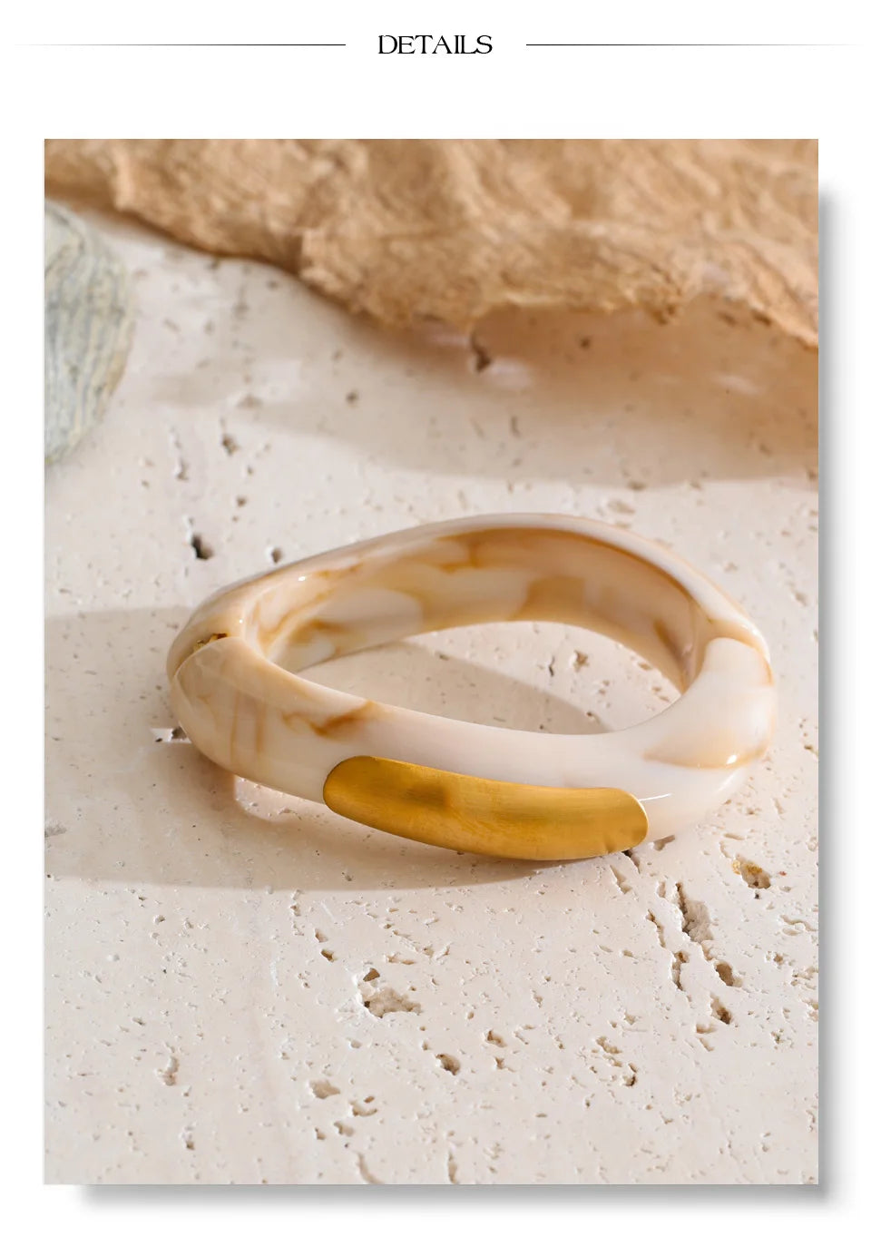Resin acrylic geometric bracelet in gold-plated stainless steel with resin and acrylic.