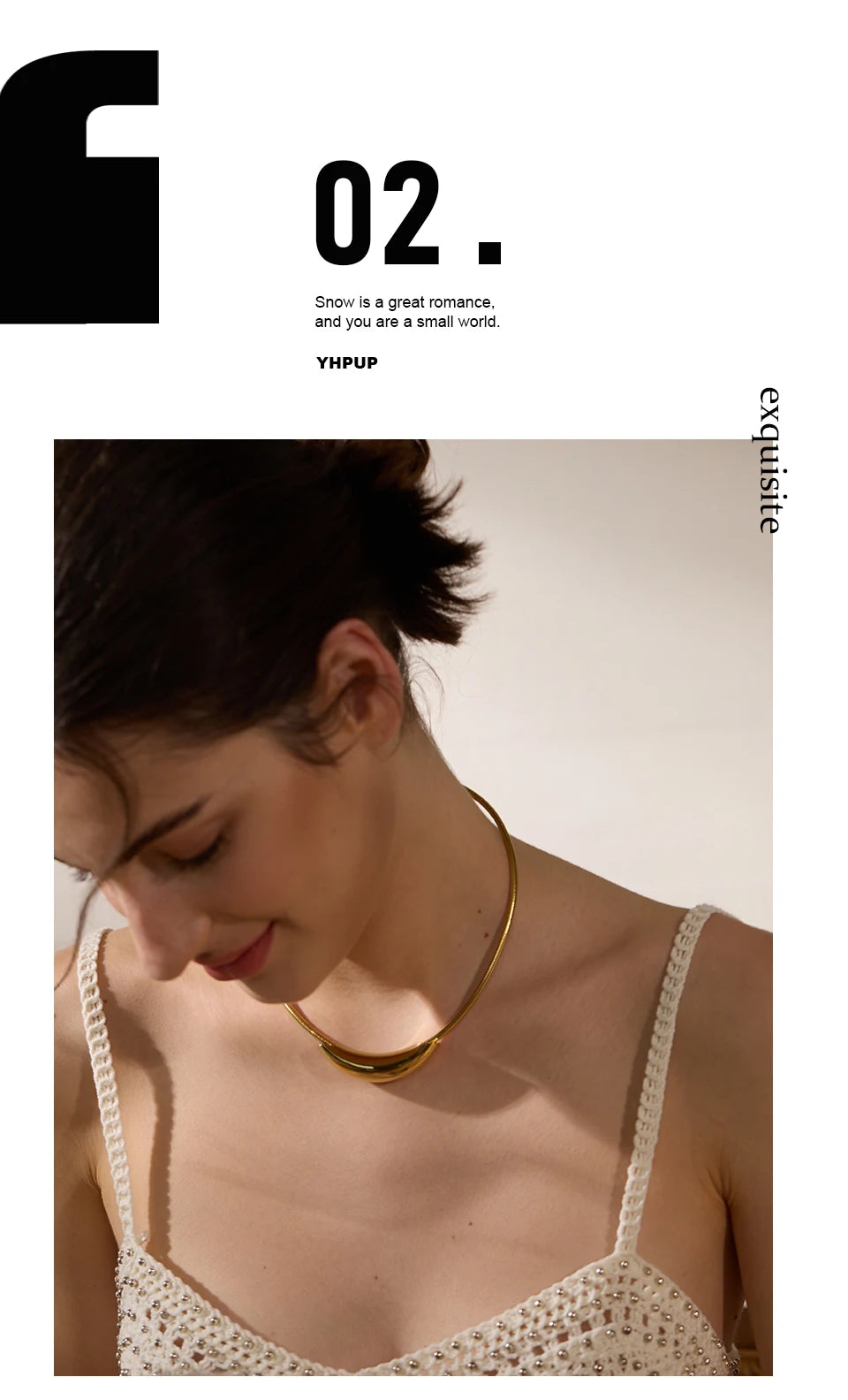 Geometric chain necklace in gold-plated stainless steel.