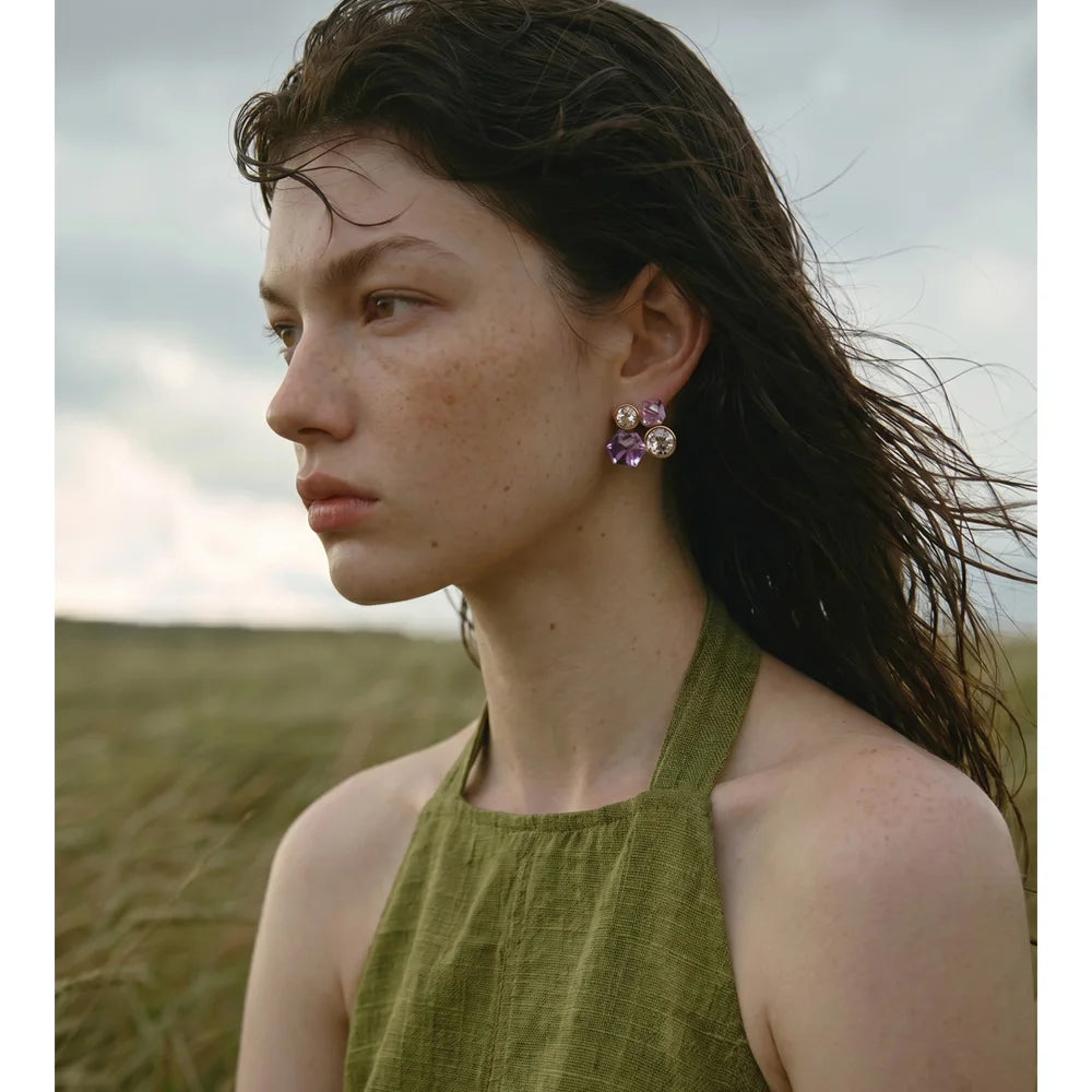 White crystal geometric earrings in gold-plated stainless steel with crystal.