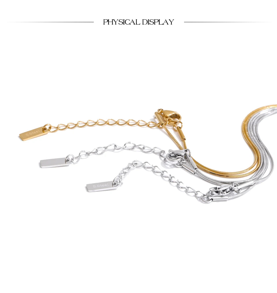 Coin geometric necklace in gold-plated stainless steel.