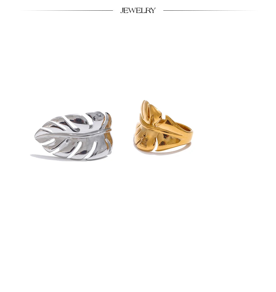 Geometric ring in 18K gold-plated stainless steel.