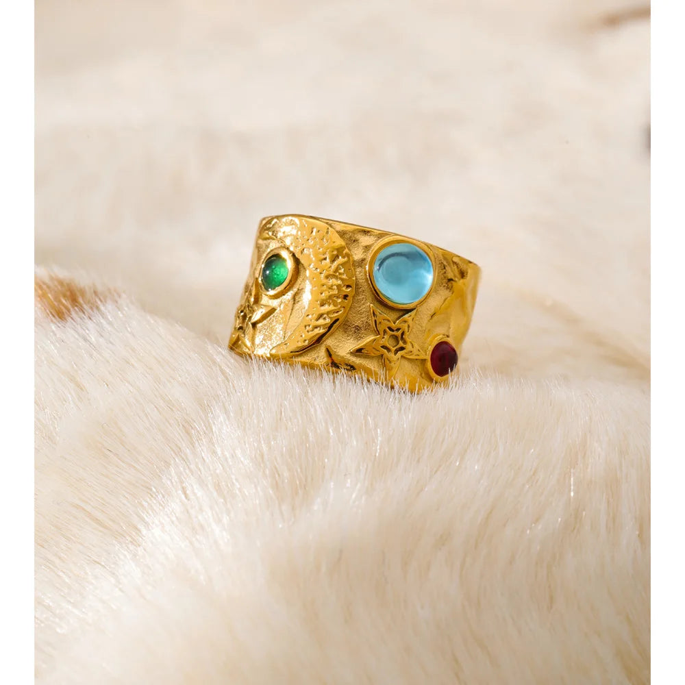 Glass star moon ring in 18K gold-plated stainless steel.