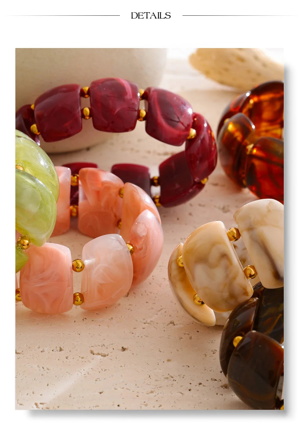 Resin multi-color geometric bracelet in gold-plated stainless steel with resin.