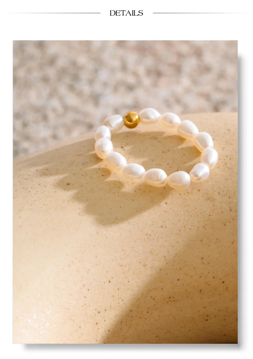 Freshwater pearl geometric ring in 18K gold-plated stainless steel with freshwater pearl.