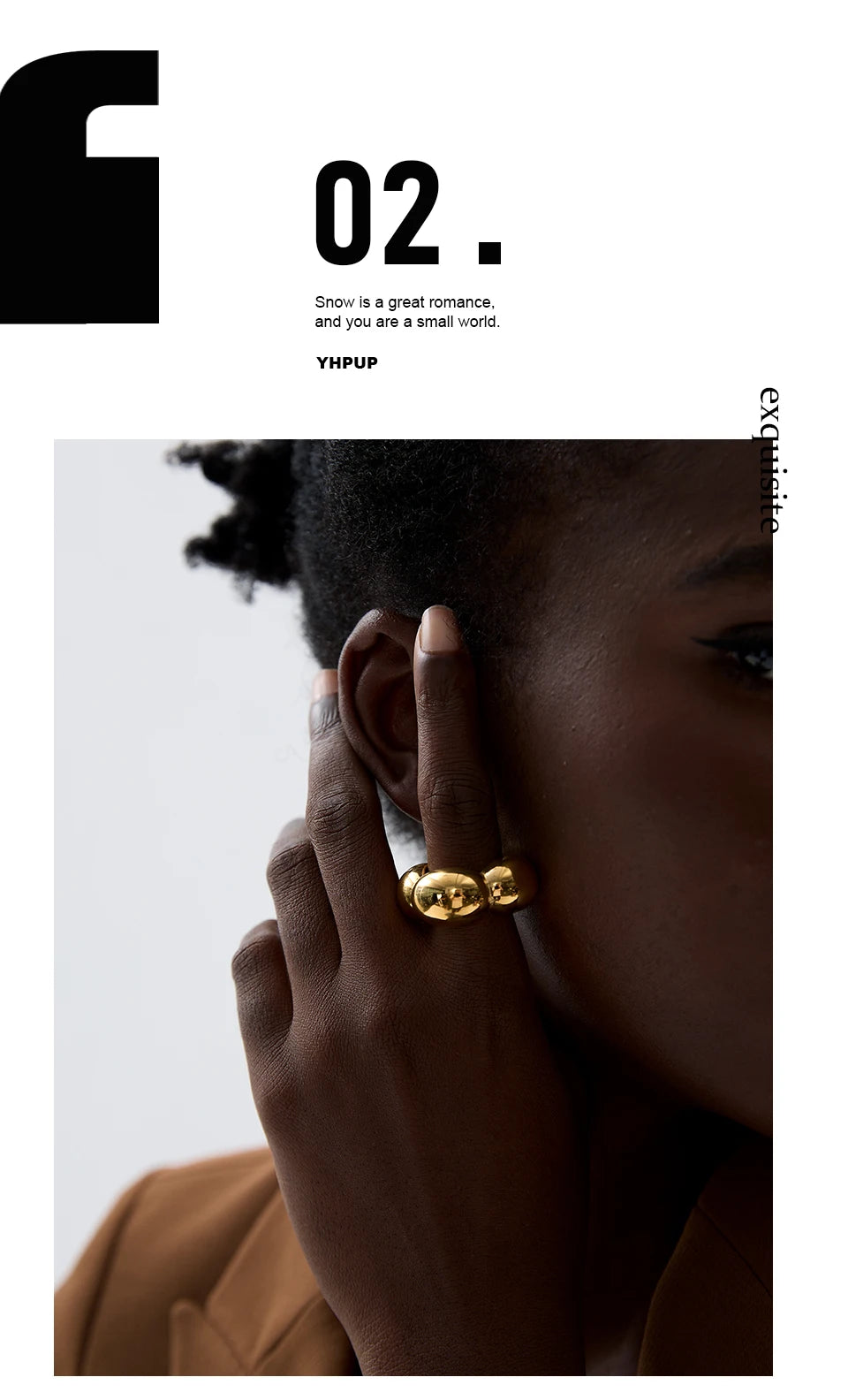 Flower geometric ring in 18K gold-plated 316L stainless steel.