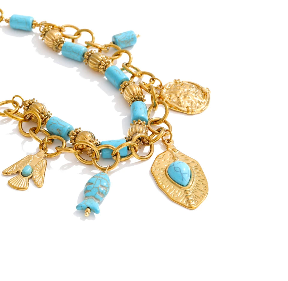 Natural stone geometric necklace in gold-plated stainless steel with natural stone.