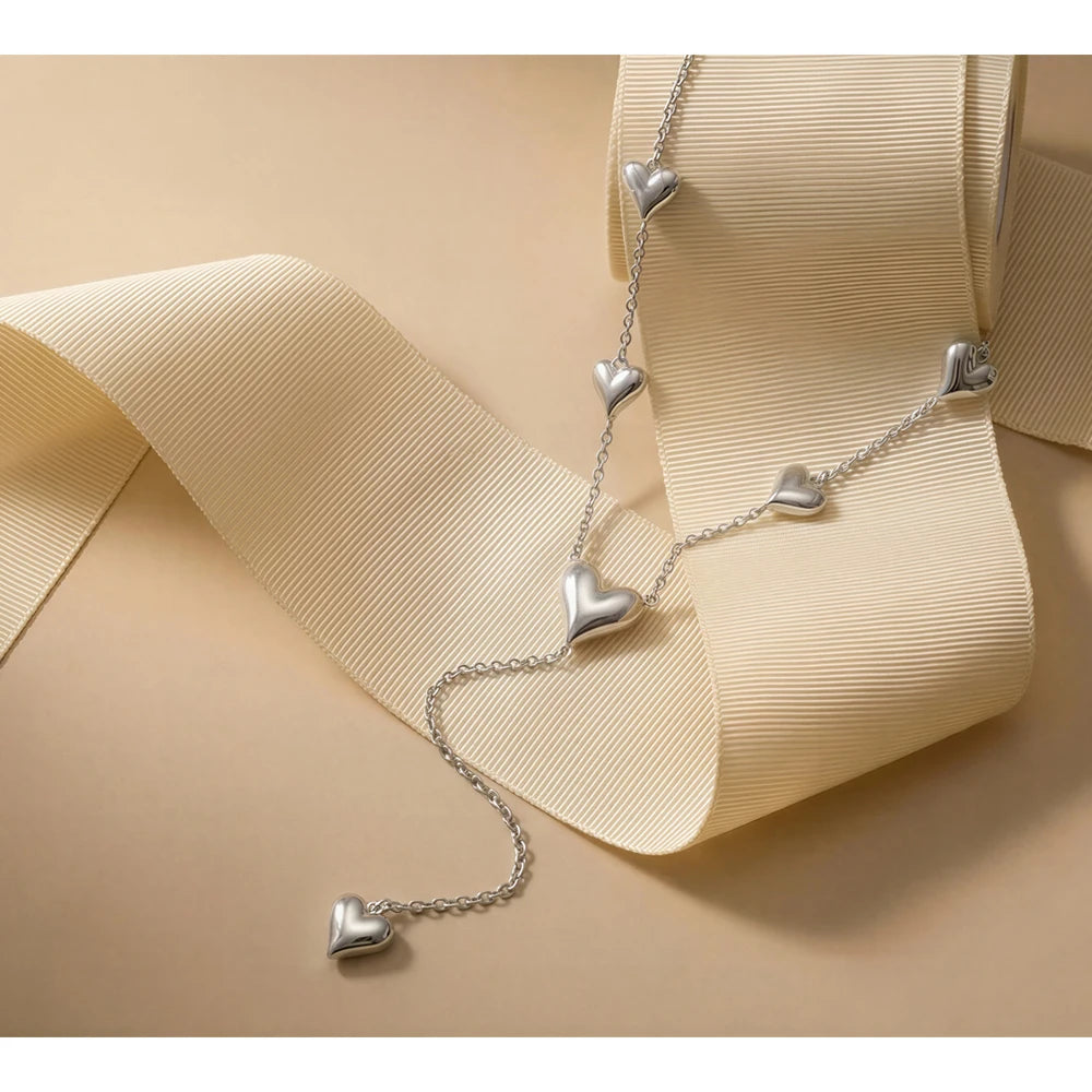 Heart chain necklace in gold-plated stainless steel.