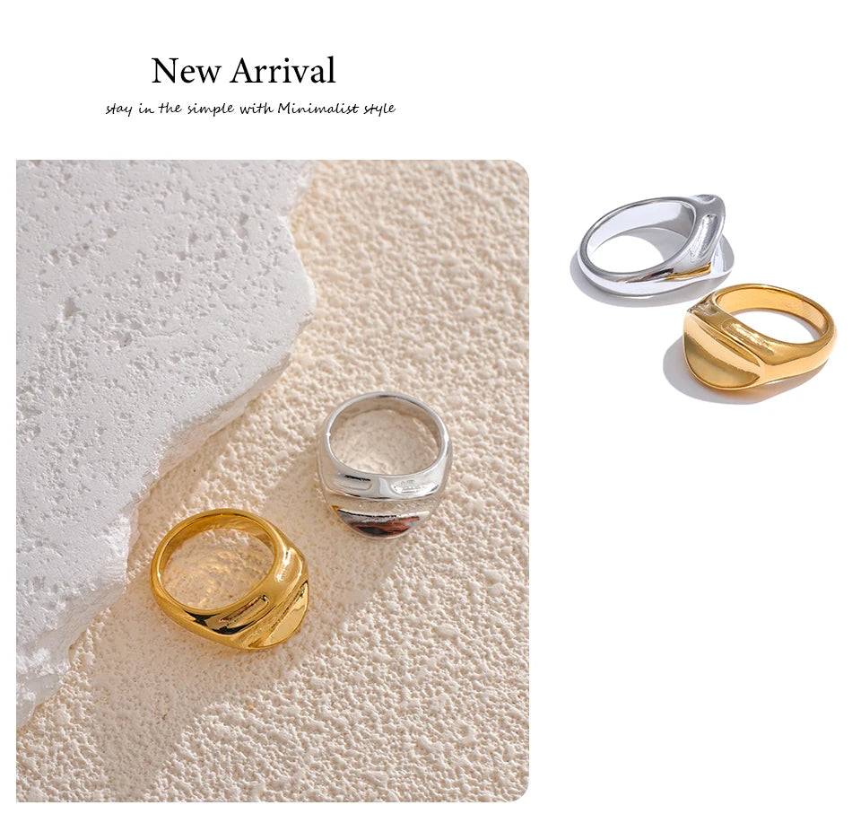 Geometric ring in gold-plated stainless steel.