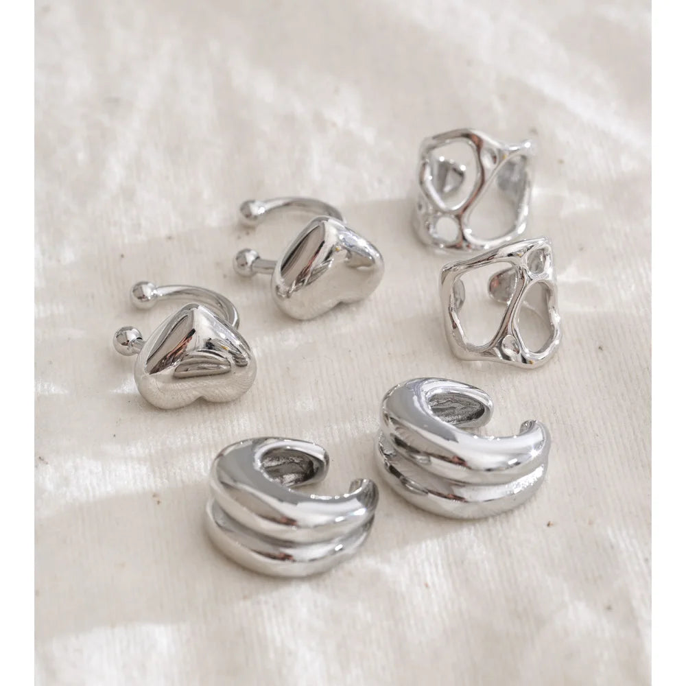 Geometric earrings in gold-plated stainless steel.