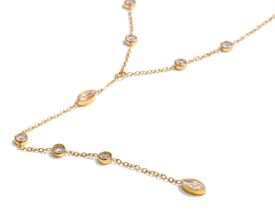Cubic zirconia geometric chain necklace in gold-plated stainless steel with cubic zirconia.