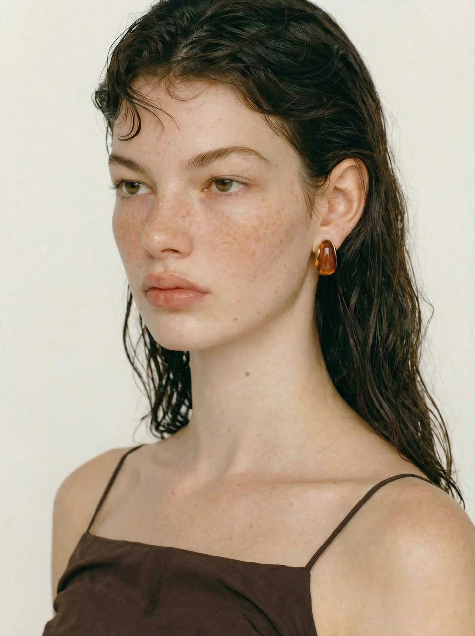 Resin acrylic multi-color earrings in gold-plated stainless steel with resin and acrylic.