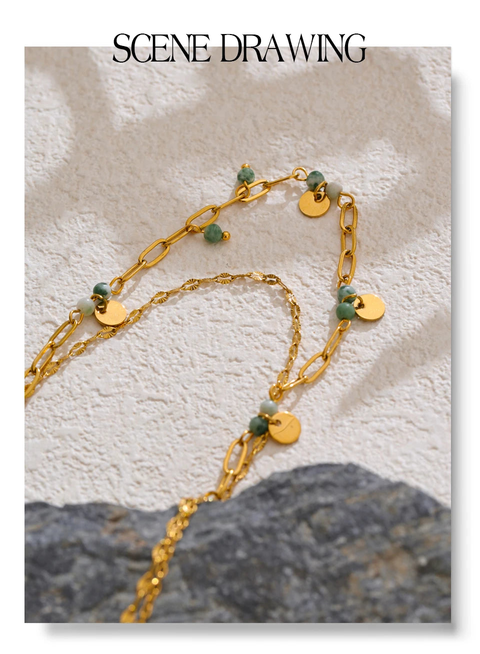 Green natural stone geometric necklace in gold-plated stainless steel with natural stone.