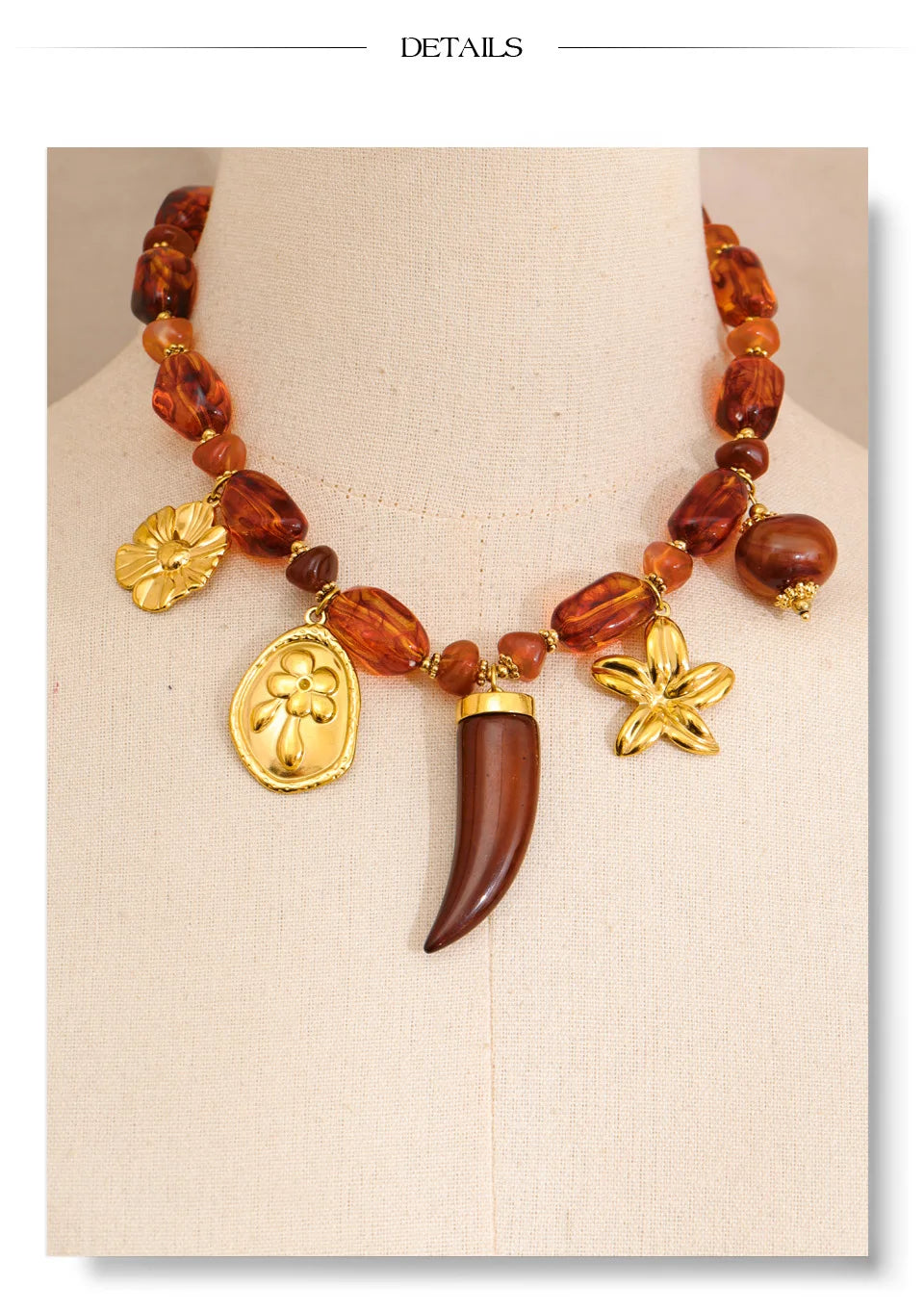 Amber resin flower necklace in gold-plated stainless steel with resin.