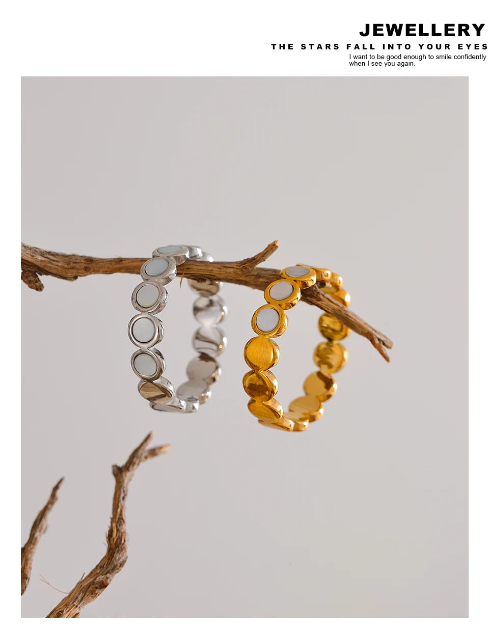 Shell geometric ring in 18K gold-plated stainless steel with shell.