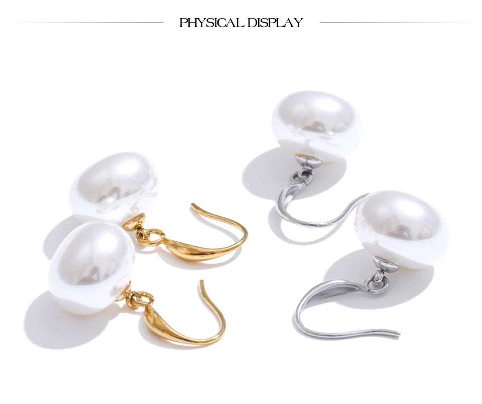 Pearl geometric earrings in gold-plated stainless steel with pearl.