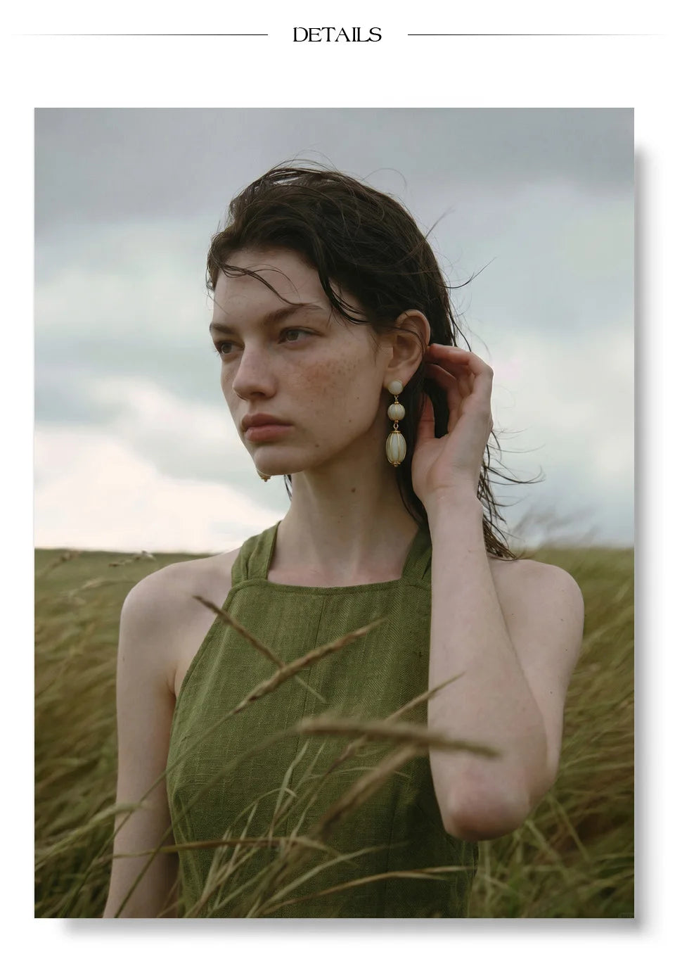 Beaded geometric earrings in gold-plated stainless steel.