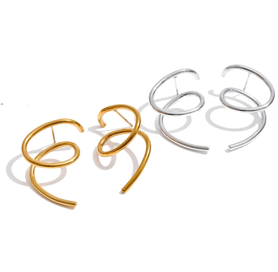 Geometric earrings in gold-plated stainless steel.