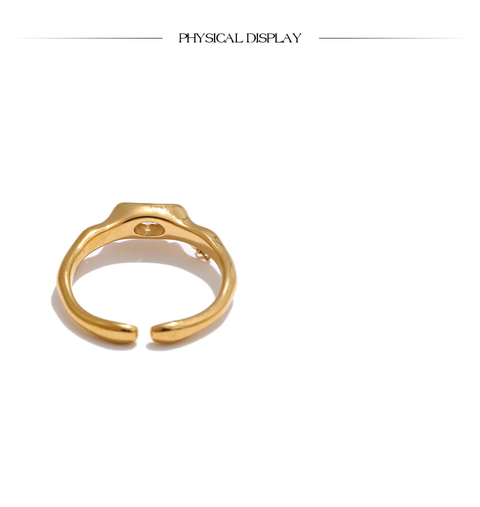 Cubic zirconia geometric chain ring in 18K gold-plated stainless steel with cubic zirconia.
