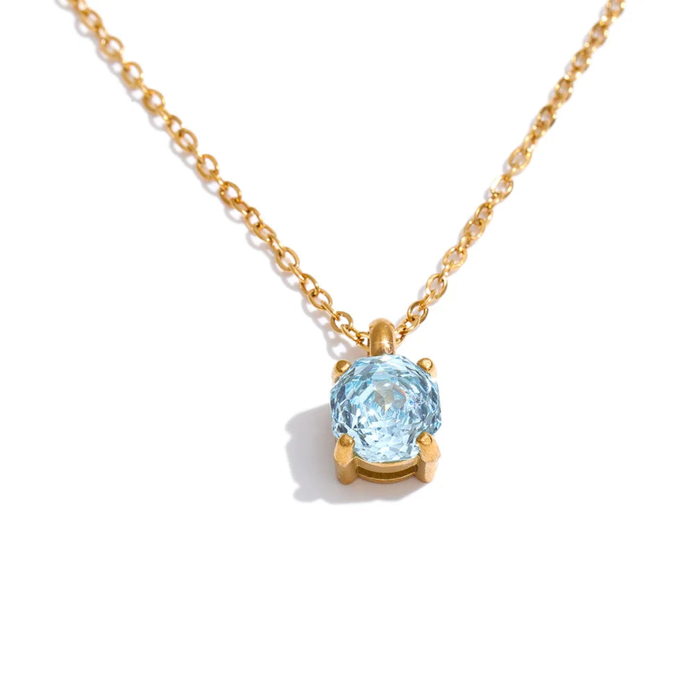 Cubic zirconia flower geometric necklace in gold-plated stainless steel with cubic zirconia.