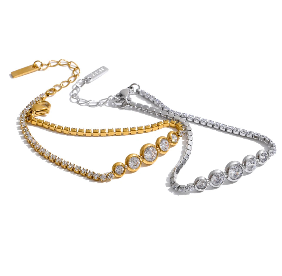 Cubic zirconia geometric chain necklace in gold-plated stainless steel with cubic zirconia.