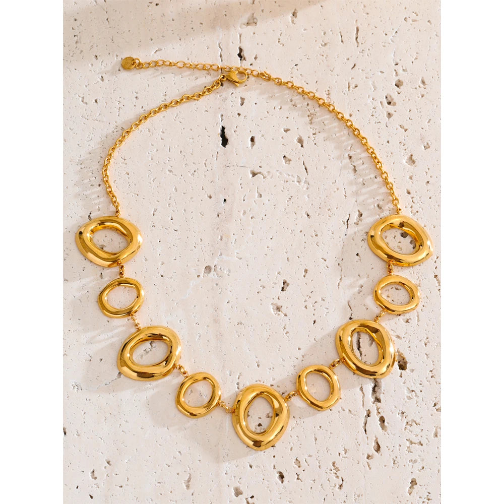 Cubic zirconia geometric chain necklace in gold-plated stainless steel with cubic zirconia.