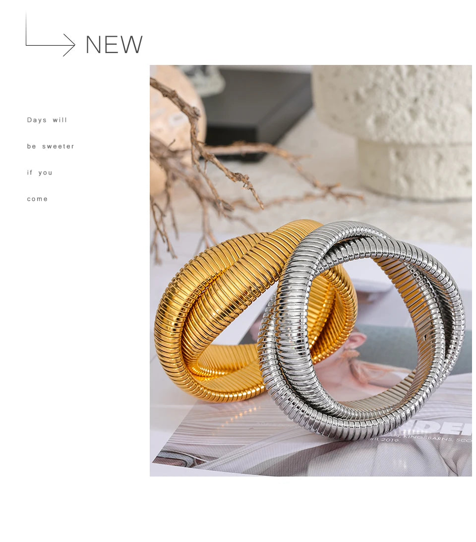 Geometric bracelet in gold-plated 316L stainless steel.