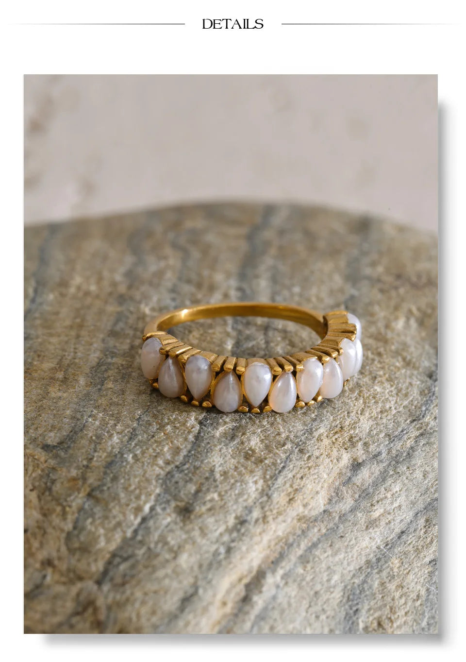 Pearl geometric ring in 18K gold-plated stainless steel with pearl.