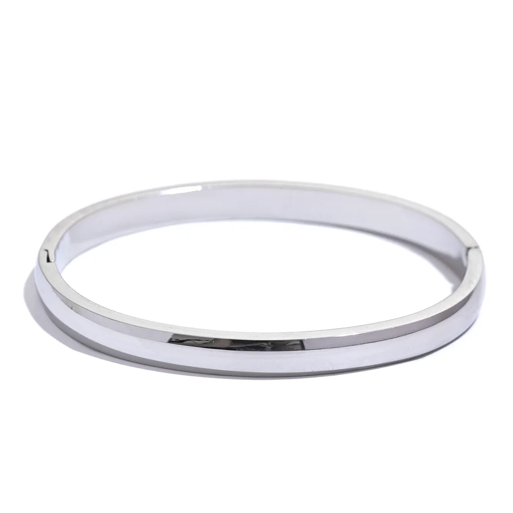 Geometric bracelet in gold-plated stainless steel.