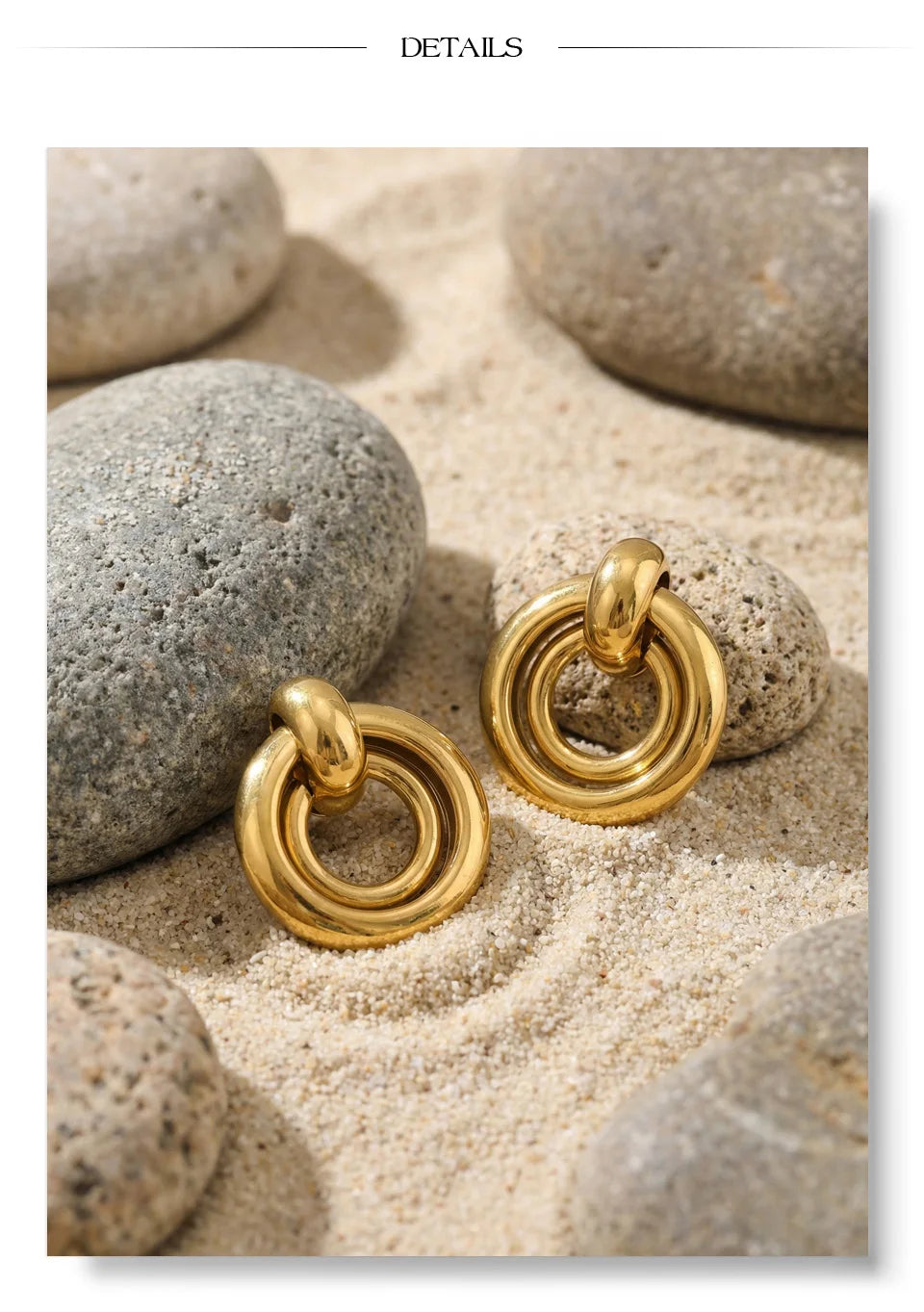 Geometric earrings in gold-plated stainless steel.