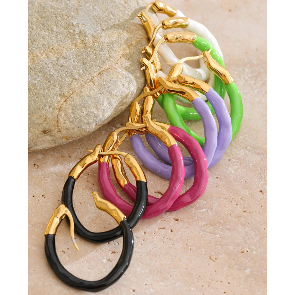 Multi-color y2k geometric earrings in gold-plated stainless steel.