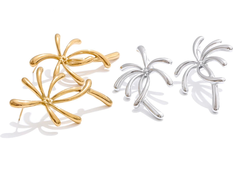 Geometric earrings in gold-plated stainless steel.