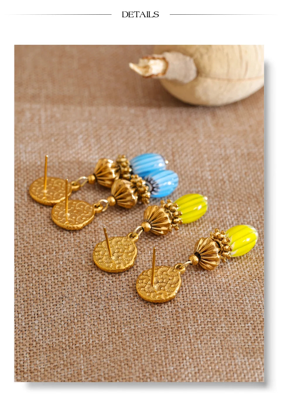 Geometric earrings in gold-plated stainless steel.