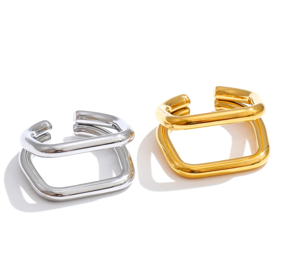 Geometric ring in 18K gold-plated stainless steel.