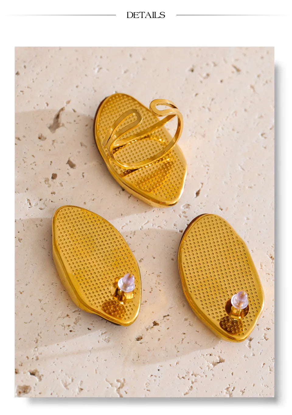 Geometric earrings in gold-plated stainless steel.