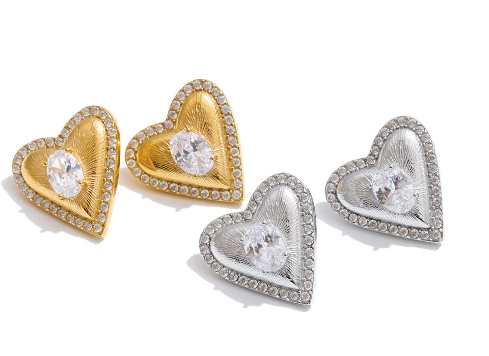 Cubic zirconia heart earrings in gold-plated stainless steel with cubic zirconia.