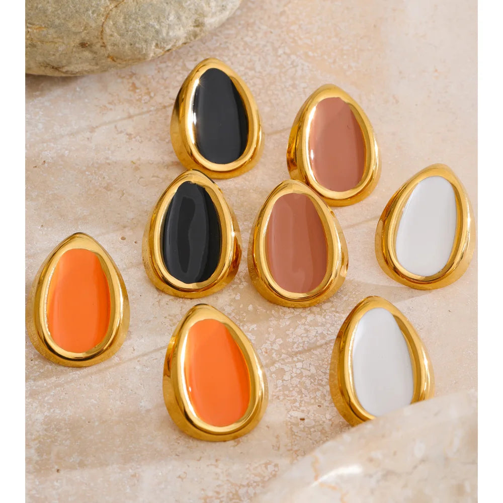 Enamel multi-color geometric earrings in gold-plated stainless steel with enamel.
