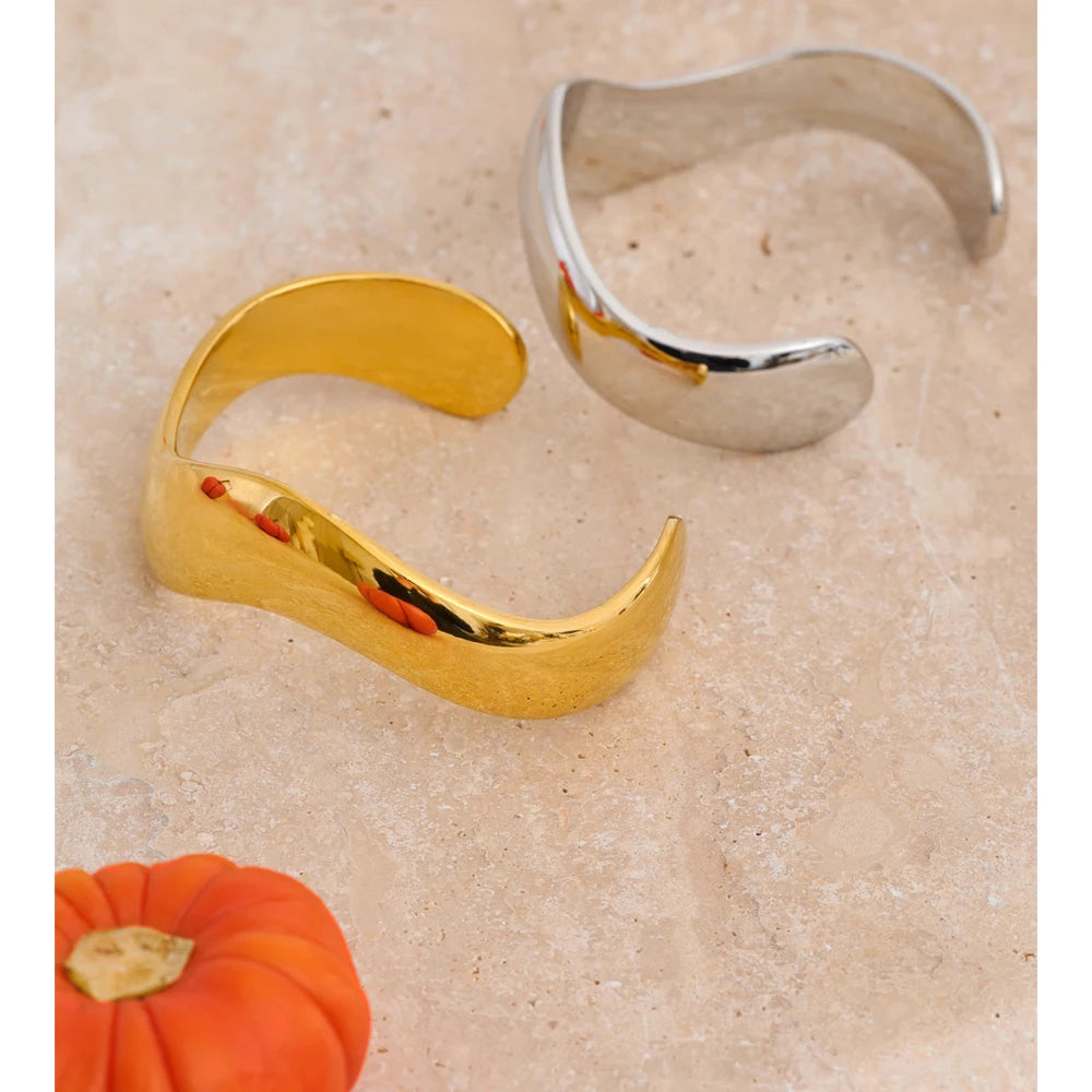 Minimalist Geometric Bracelet — Gold-Plated Stainless Steel · PS1688