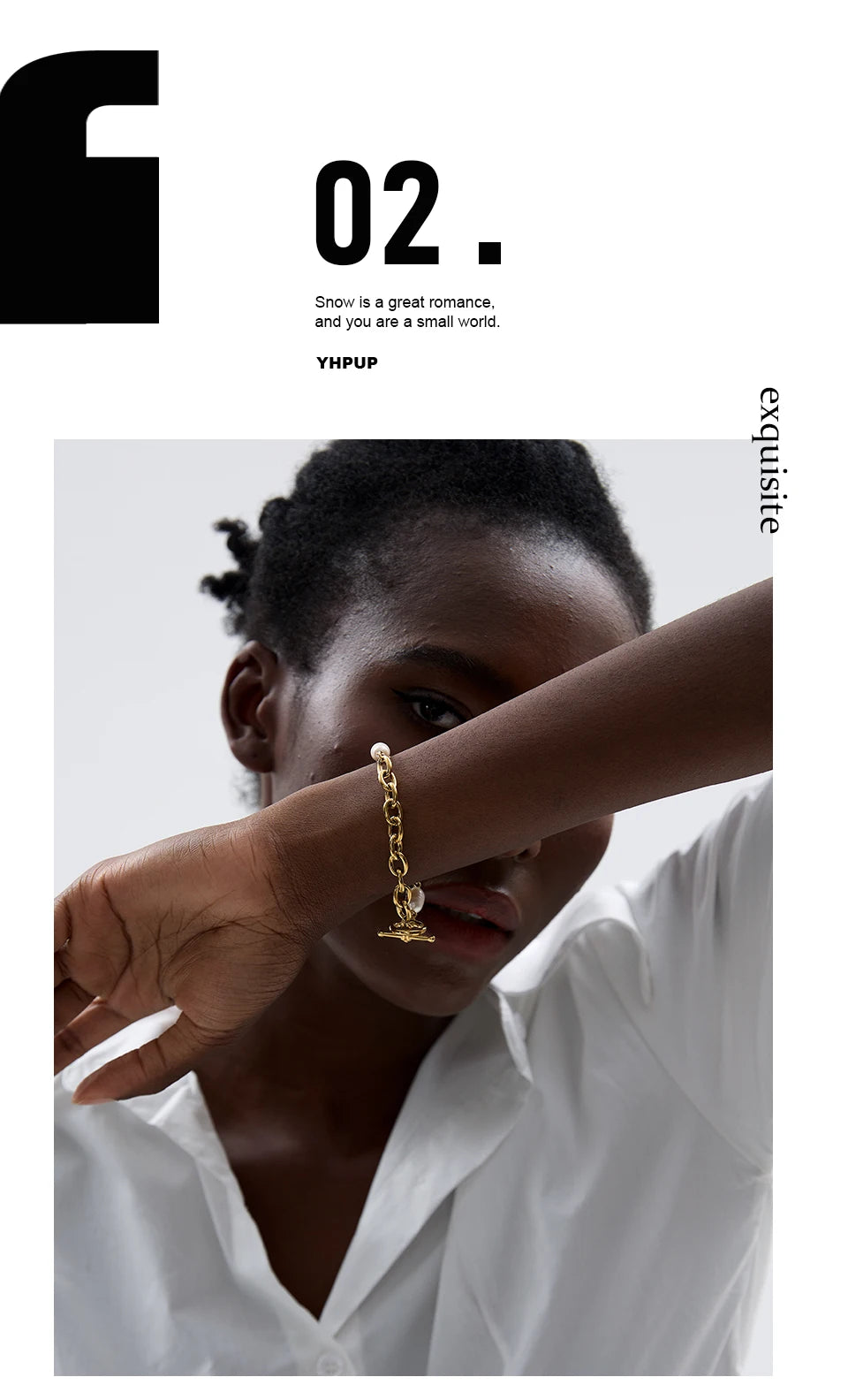 Freshwater pearl geometric chain necklace in gold-plated stainless steel with freshwater pearl.