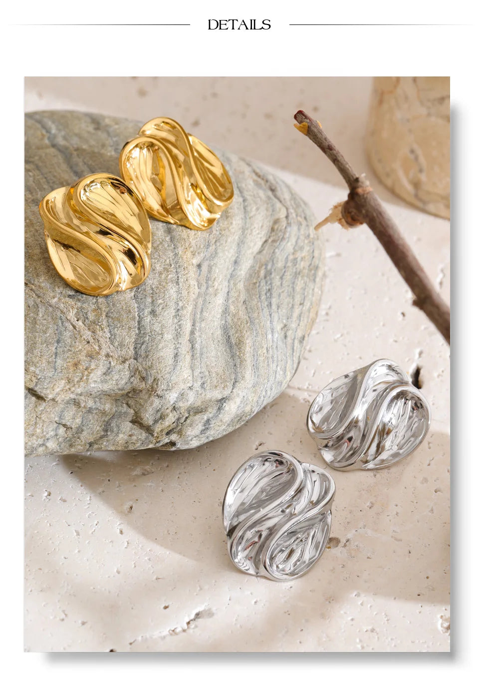 Geometric earrings in 18K gold-plated stainless steel.