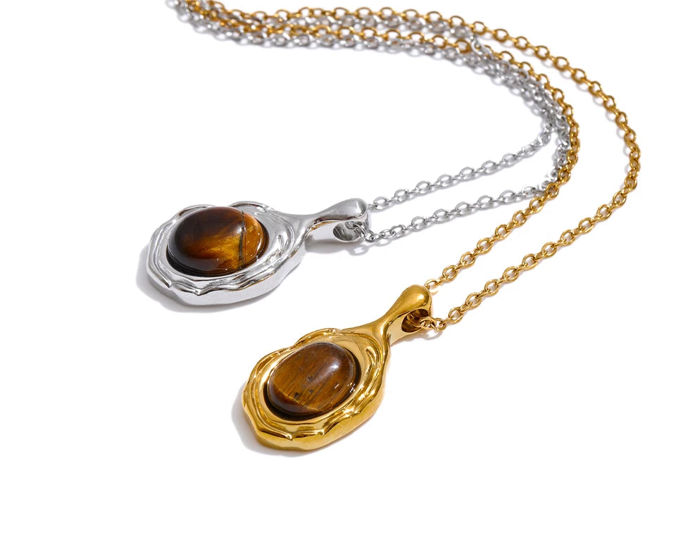 Natural stone geometric necklace in gold-plated stainless steel with natural stone.