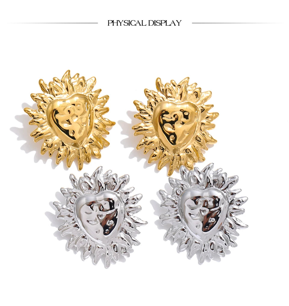 Heart geometric earrings in gold-plated stainless steel.