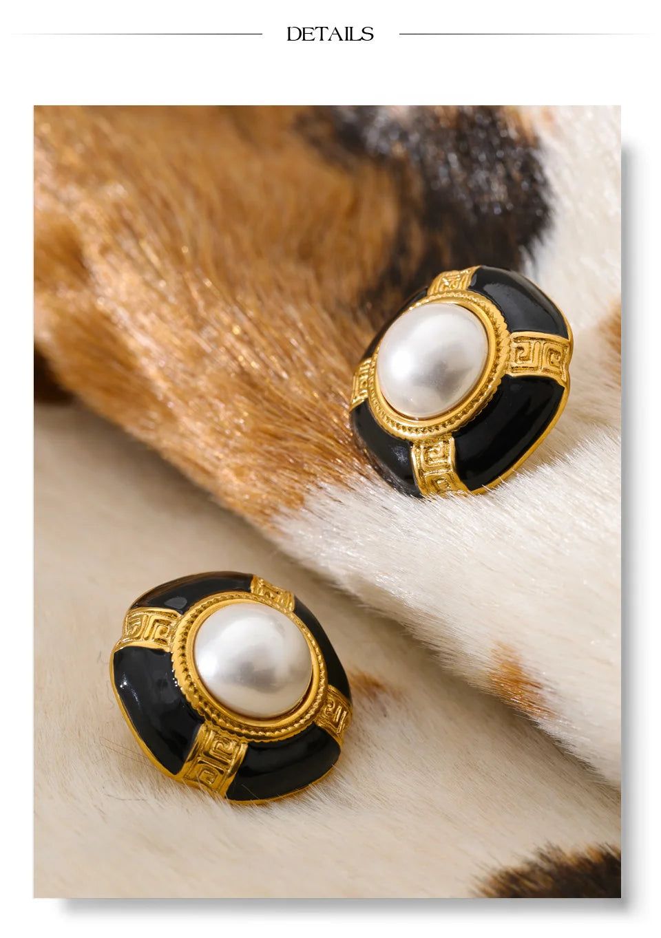 Pearl enamel geometric earrings in gold-plated stainless steel with pearl and enamel.