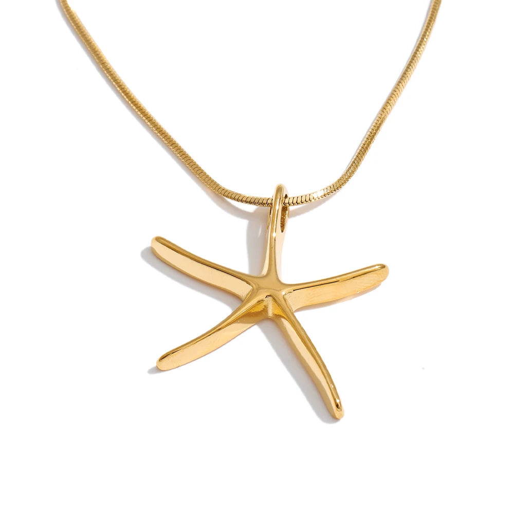 Star geometric necklace in gold-plated stainless steel.