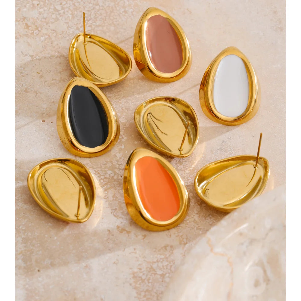 Enamel multi-color geometric earrings in gold-plated stainless steel with enamel.